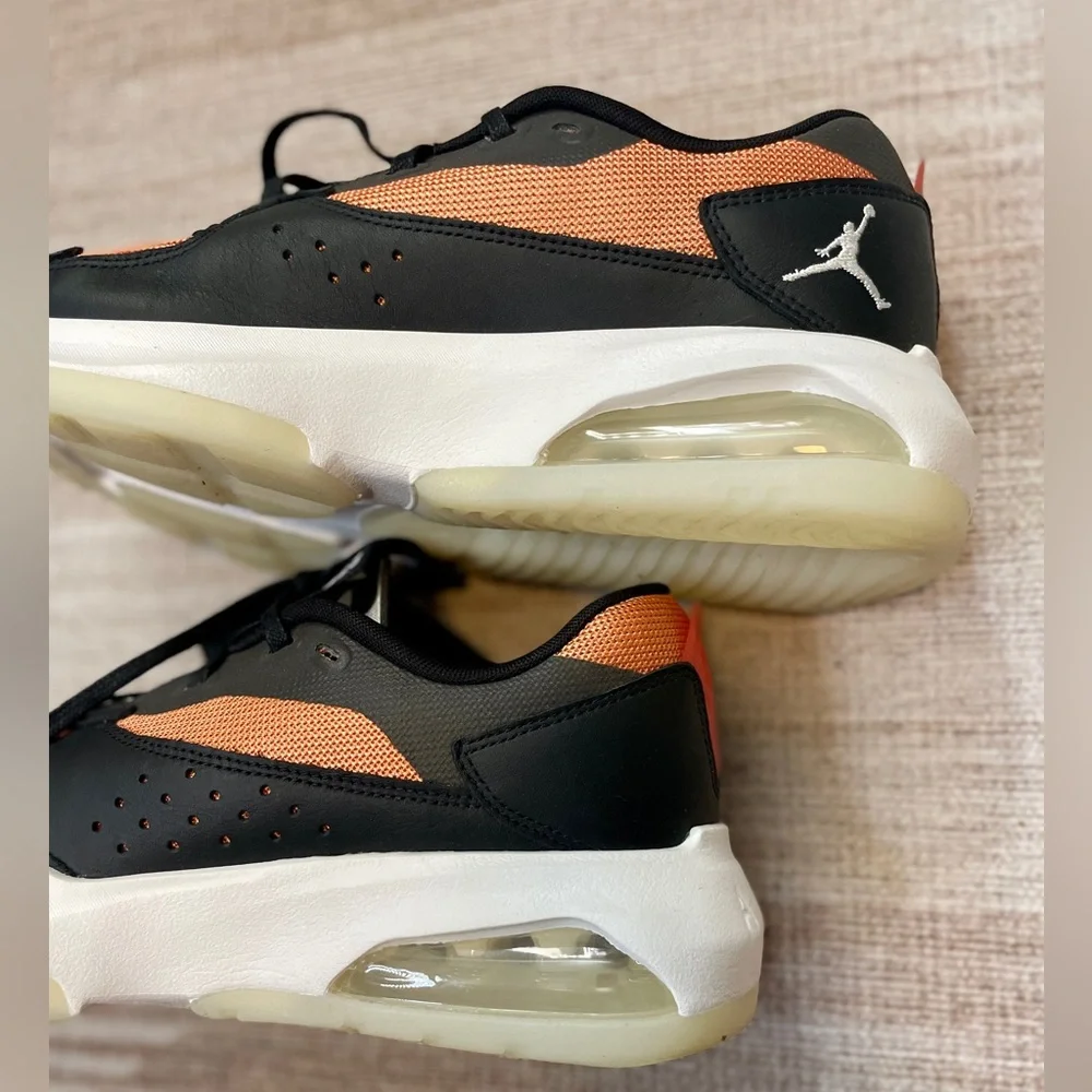 Air Jordan 200E Men’s 10 / Women’s 11 | Black & Curry Orange Sneakers | Like New